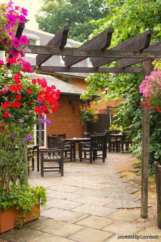 Waterloo Hotel Кроуторн Ресторант снимка
