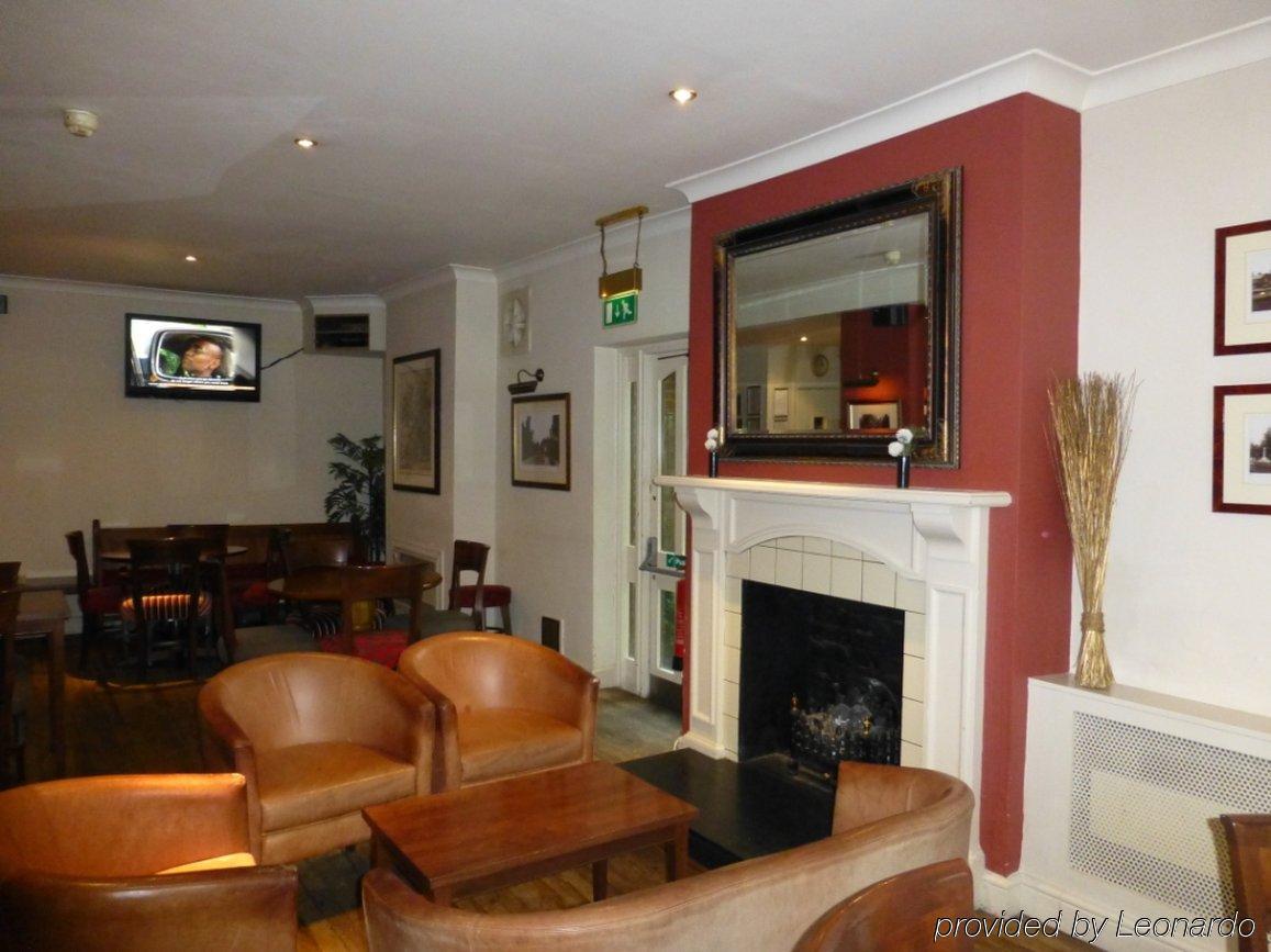 Waterloo Hotel Кроуторн Екстериор снимка