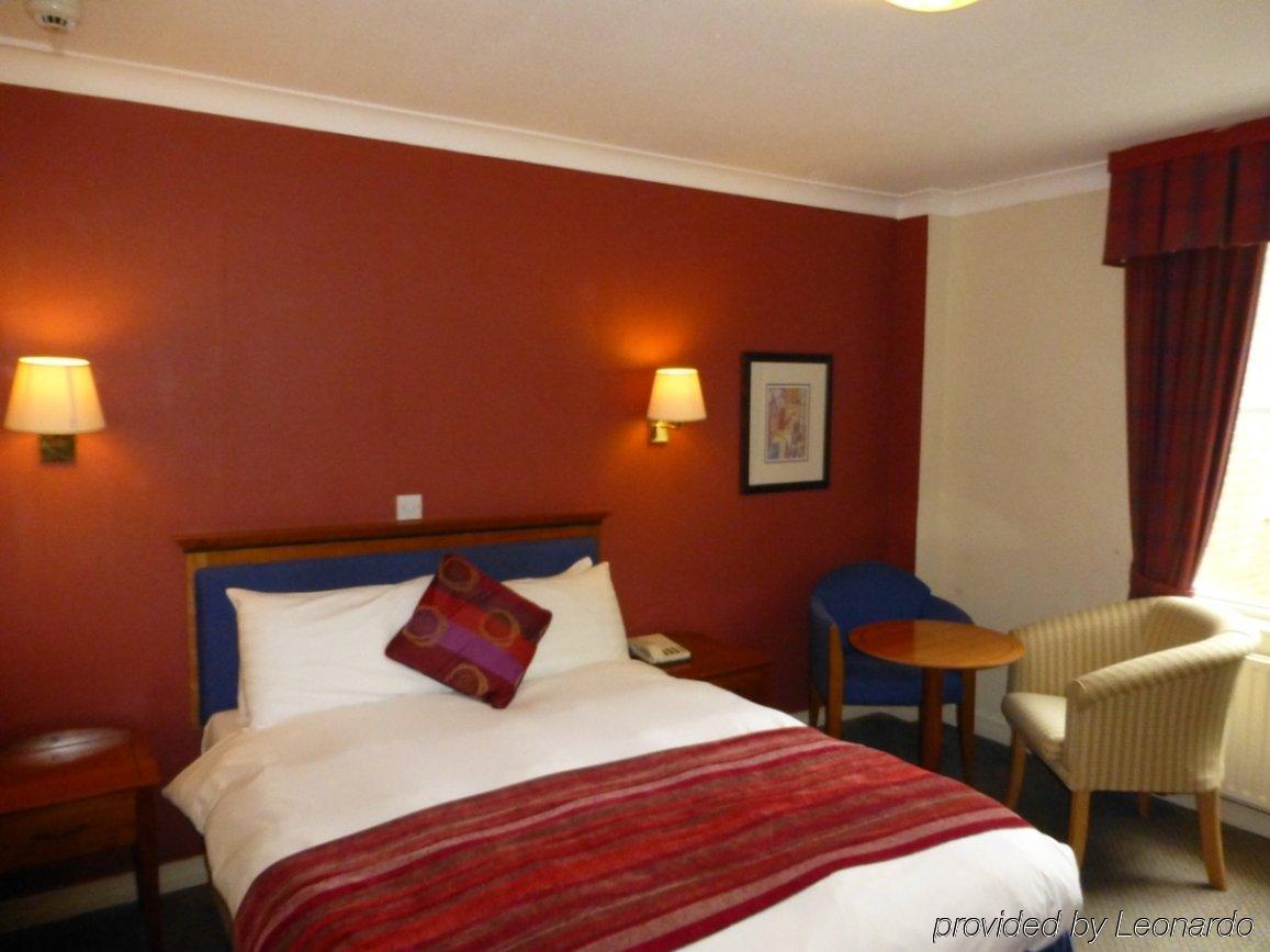 Waterloo Hotel Кроуторн Екстериор снимка