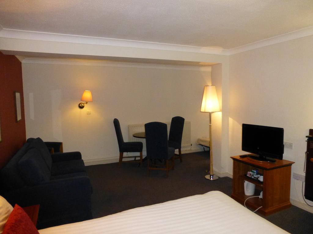 Waterloo Hotel Кроуторн Стая снимка